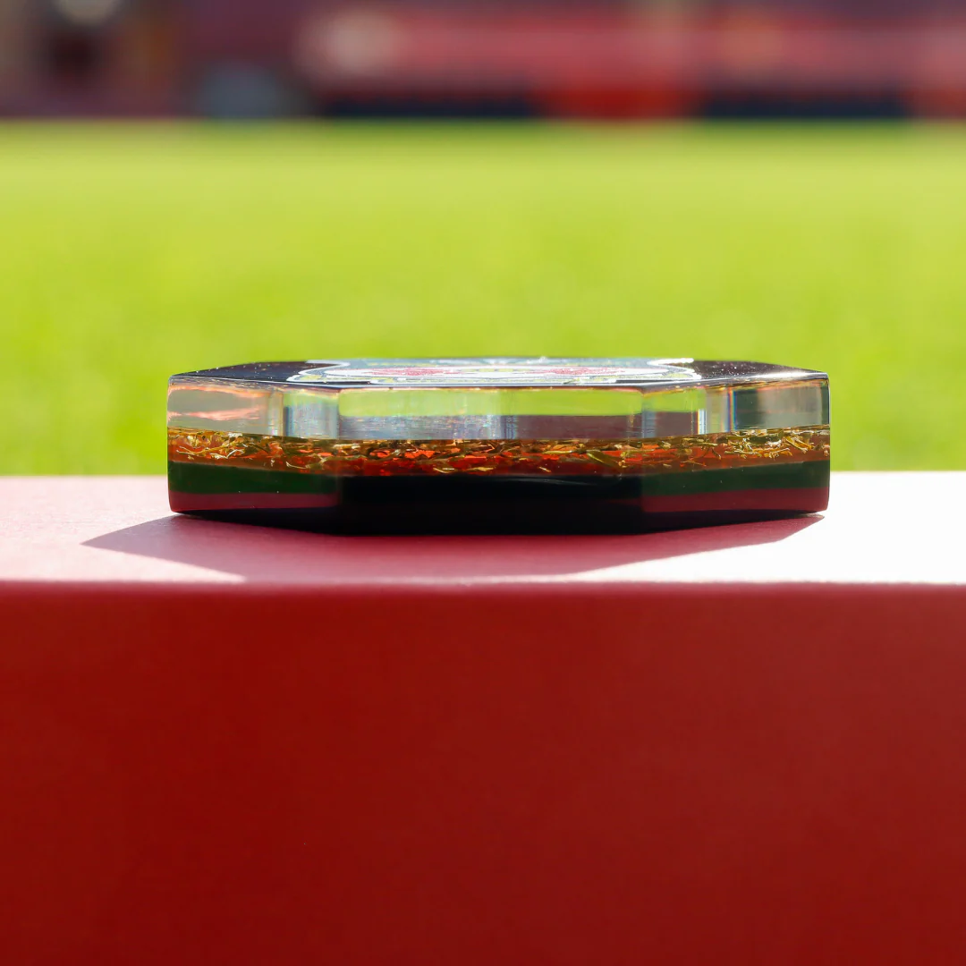 Turf Medal - Black - Image 3